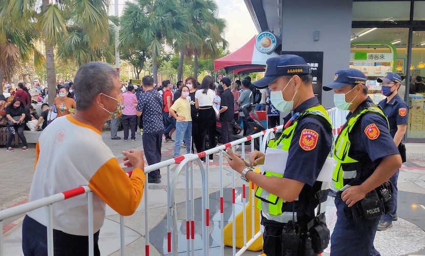 國慶焰火驚艷嘉義夜空　嘉縣警局維安獲警政署長親慰問 - https://www.watchmedia01.com