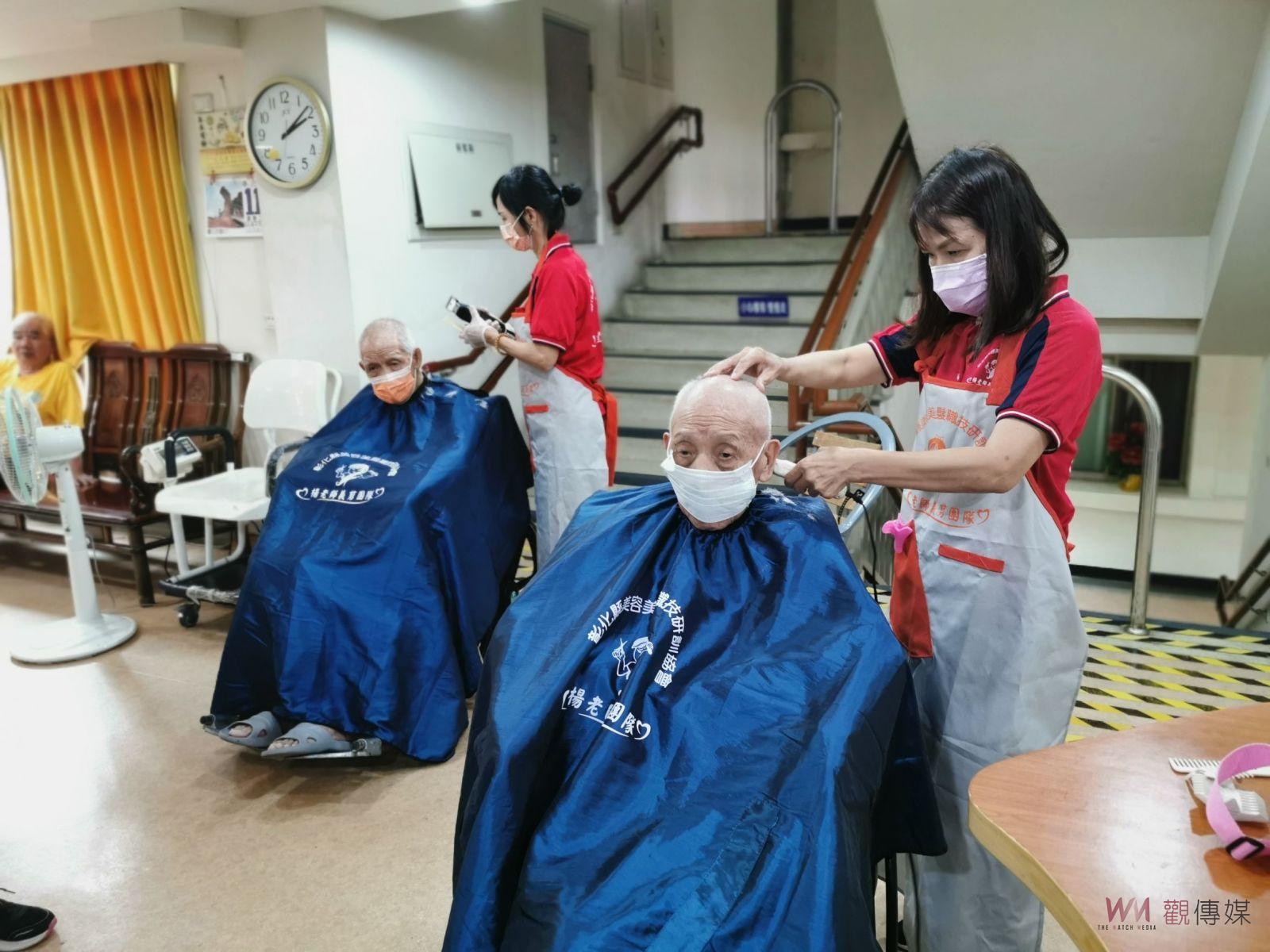 榮家長輩SEDO!楊老師義剪團彰化榮家獻技藝 善行暖人心 - https://www.watchmedia01.com