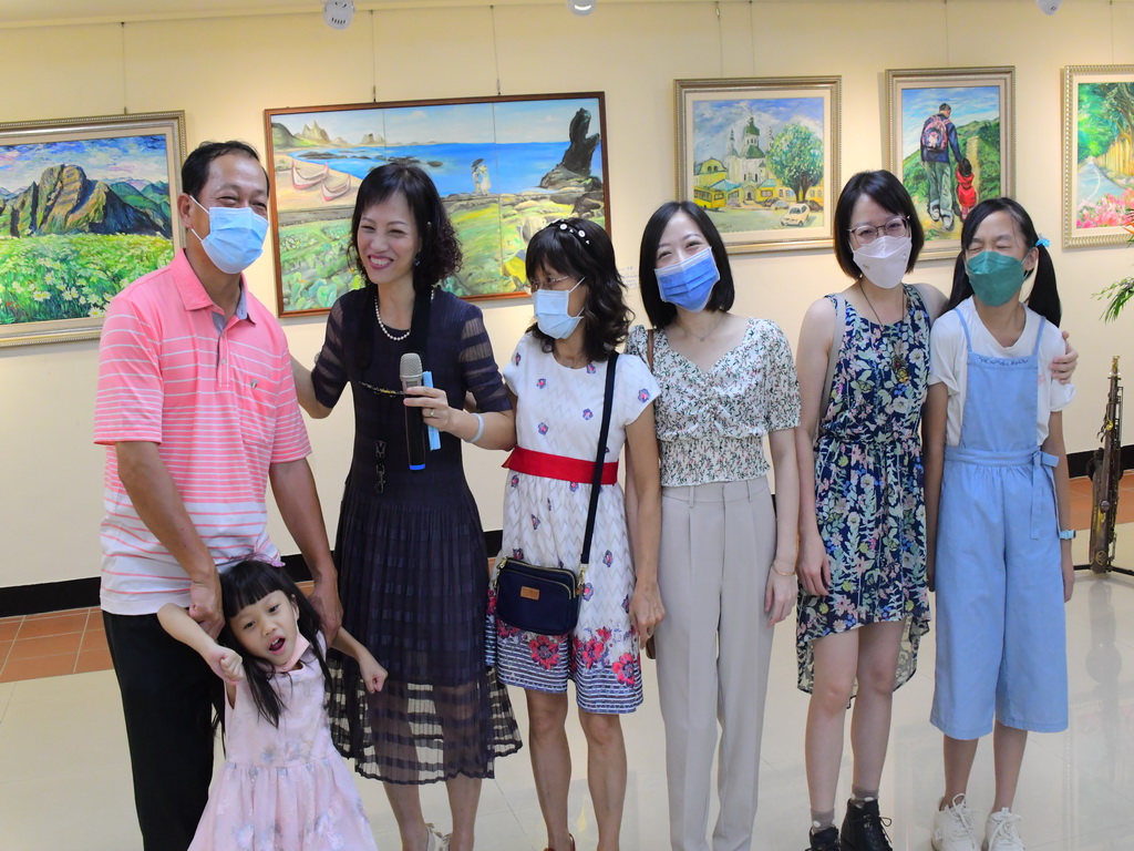 多彩多藝的斜槓藥師林晏竹創作個展 融合音樂繪畫詮釋喜樂生命 - https://www.watchmedia01.com
