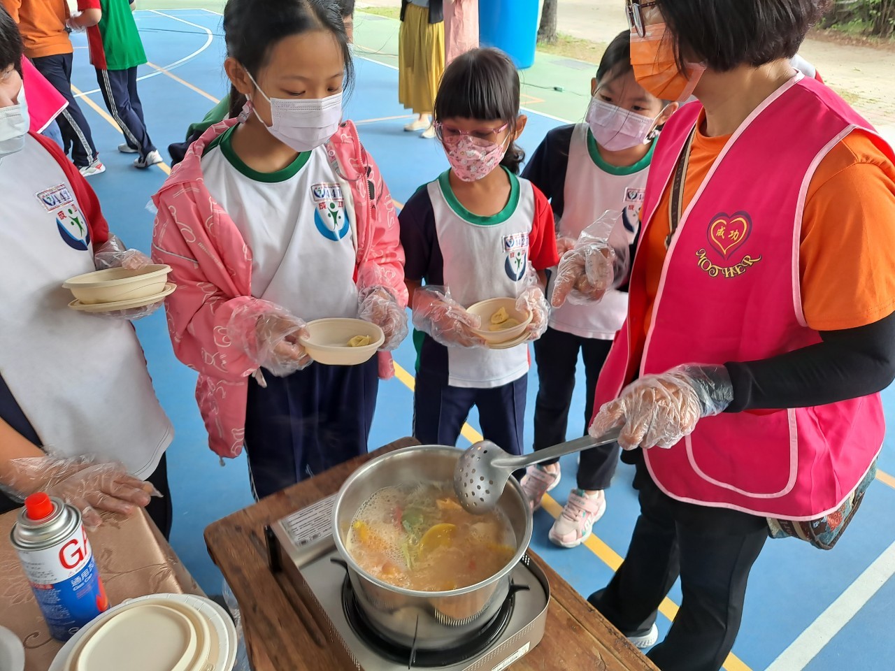 學童跟著書本遊義大利 嘗美食體驗「義」國風情 - https://www.watchmedia01.com