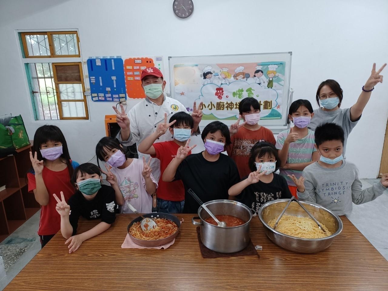 愛心物資外送到府　頂新和德「食公益」捐助名單出爐！ - https://www.watchmedia01.com
