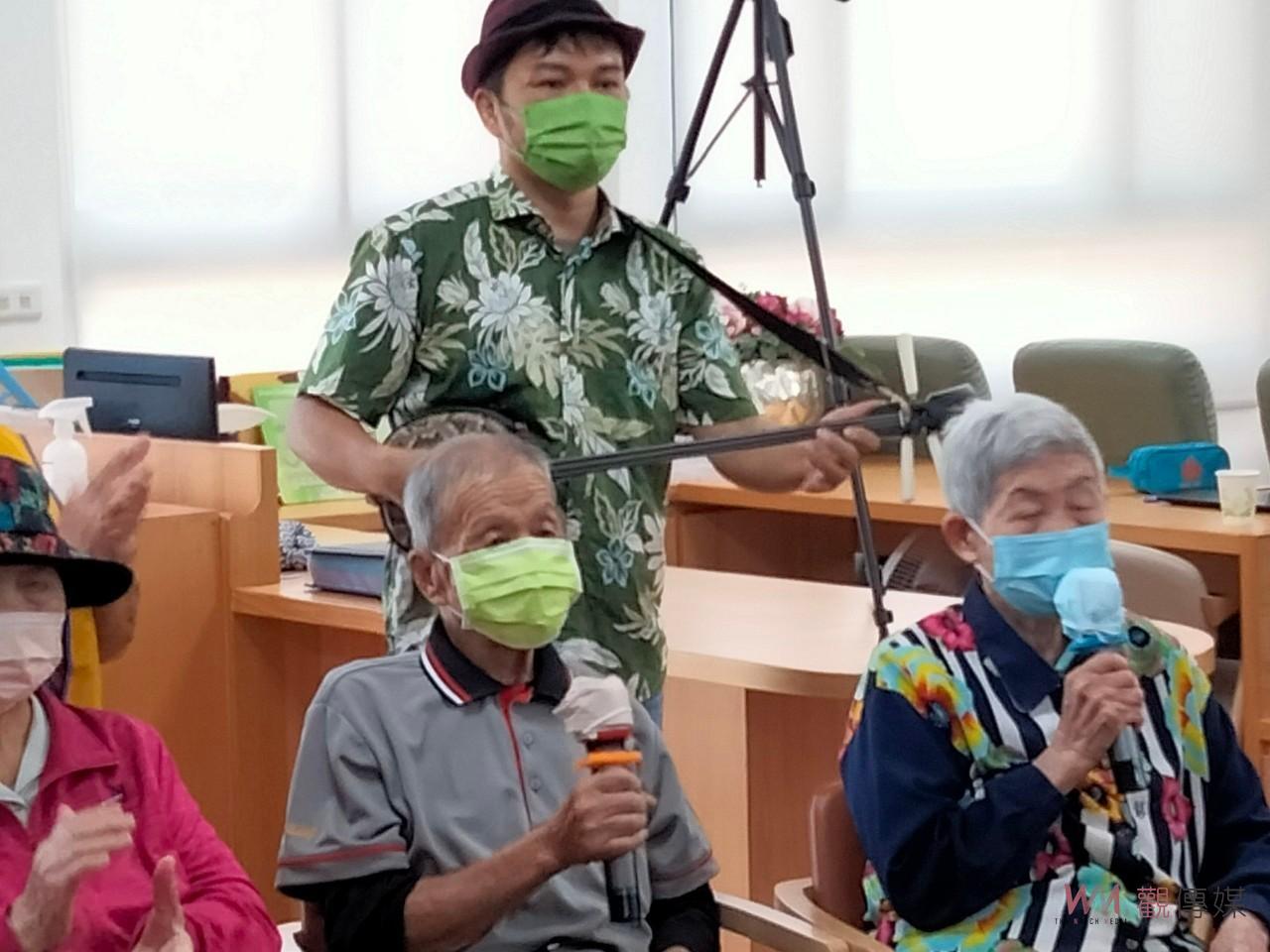 影／三線琴歌手到伸港秀和苑日照中心傳幫長者圓夢　長輩笑開懷 - https://www.watchmedia01.com