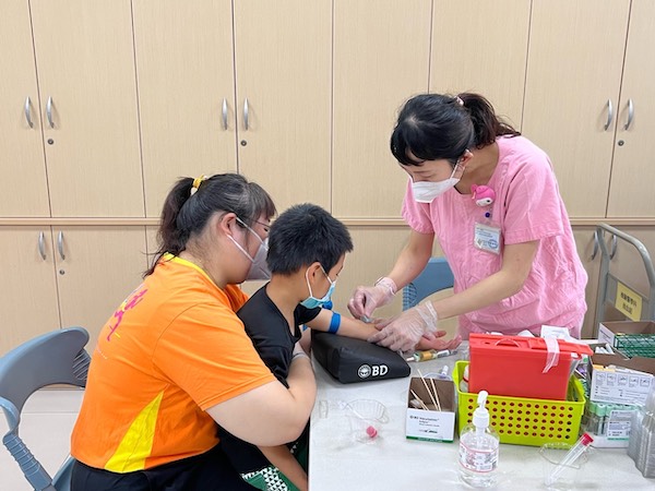 嘉義長庚用愛守護孩童健康　到安仁家園為院童健檢做公益 - https://www.watchmedia01.com