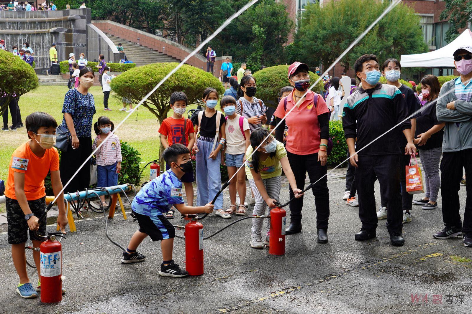 影／科普闖關GOGOGO 彰化消防局體驗活動在大葉　小小消防員過五關學防災 - https://www.watchmedia01.com