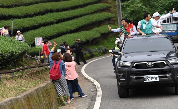 考驗候選人及團隊的體力 南投縣長候選人蔡培慧24日車掃馬拉松 - https://www.watchmedia01.com