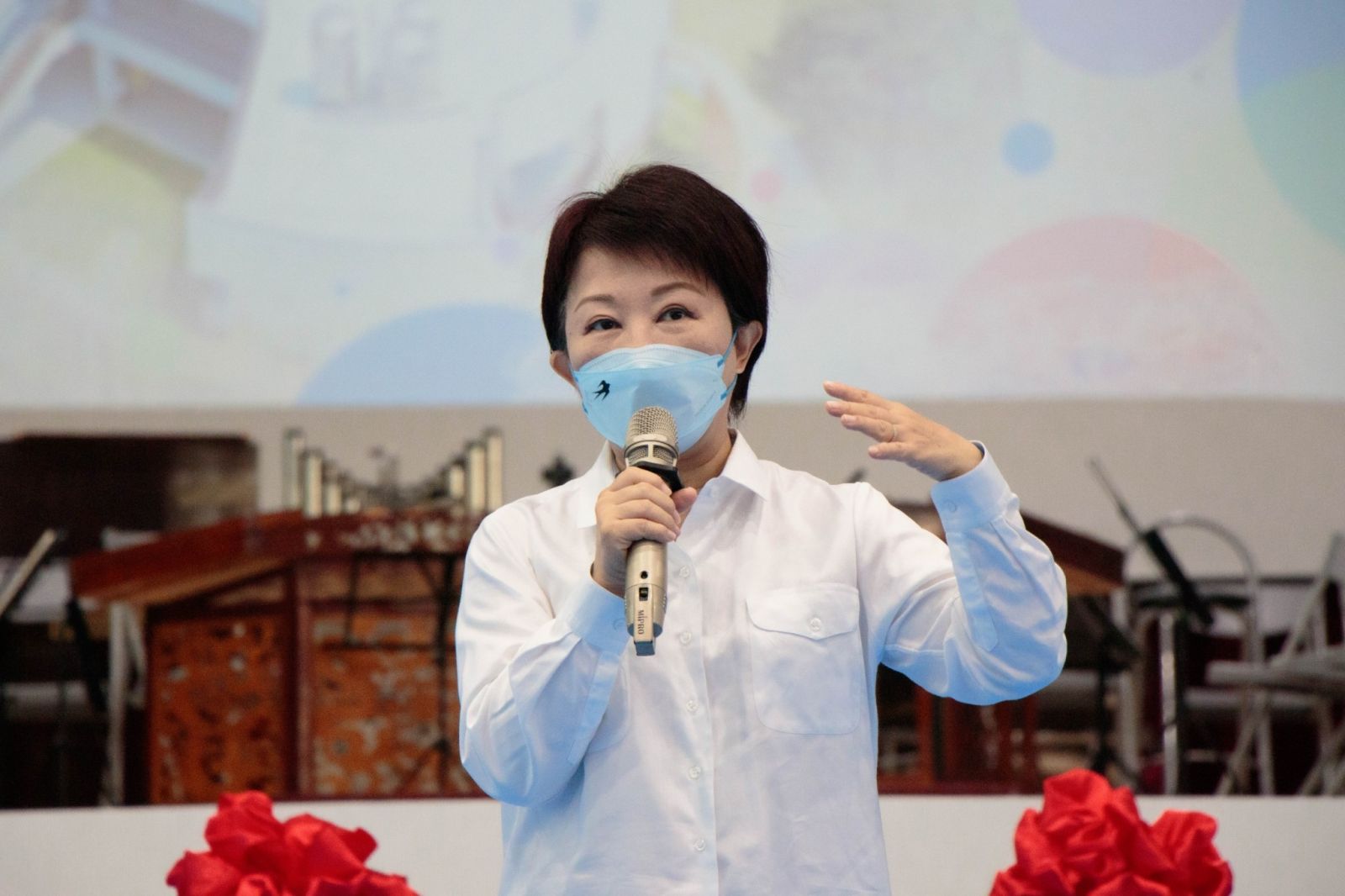 台中雙十國中活動中心三合一啟用 盧市長：實現教育理念 - https://www.watchmedia01.com