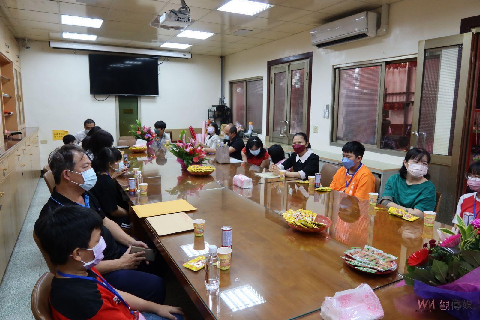 影／員林媽發紅包！員林福寧宮頒發國中小學生獎助學金 近1500學子受惠 - https://www.watchmedia01.com
