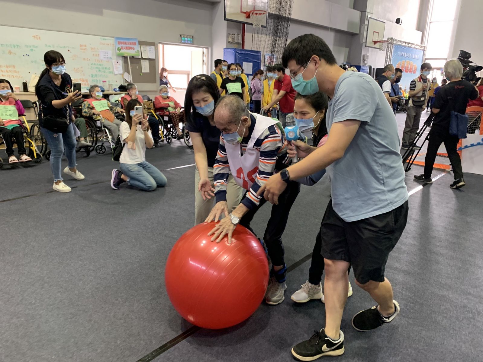中市辦老福機構運動會 鼓勵長者運動防老展活力 - https://www.watchmedia01.com