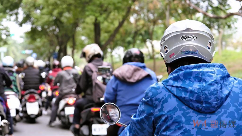 謝龍介親自體會機車族的苦 痛批黃偉哲「路平」很難嗎？ - https://www.watchmedia01.com