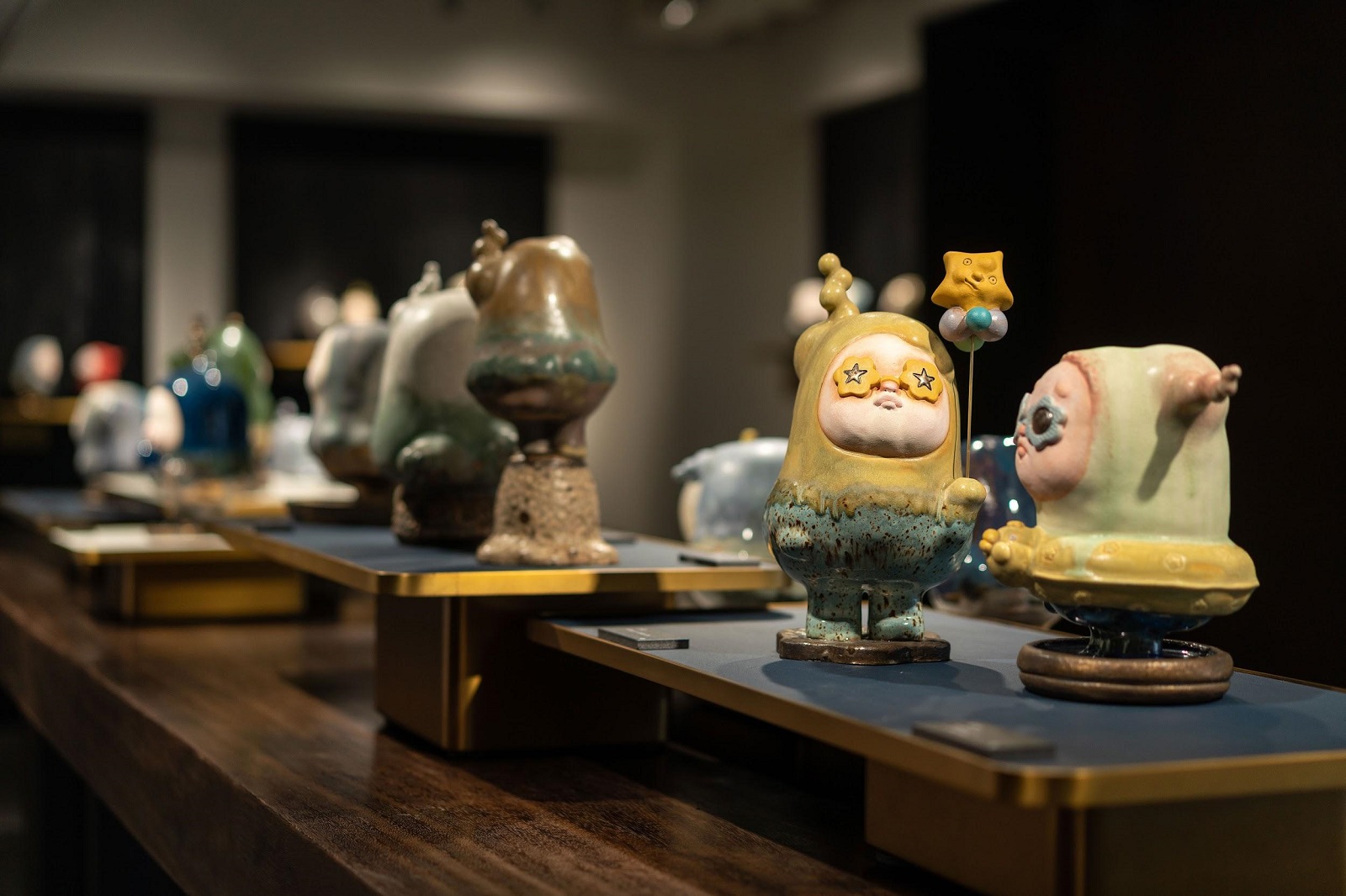 一股平靜卻堅定的正能量！鄭依依個展《雨過天晴雲破處》療癒展出 - https://www.watchmedia01.com