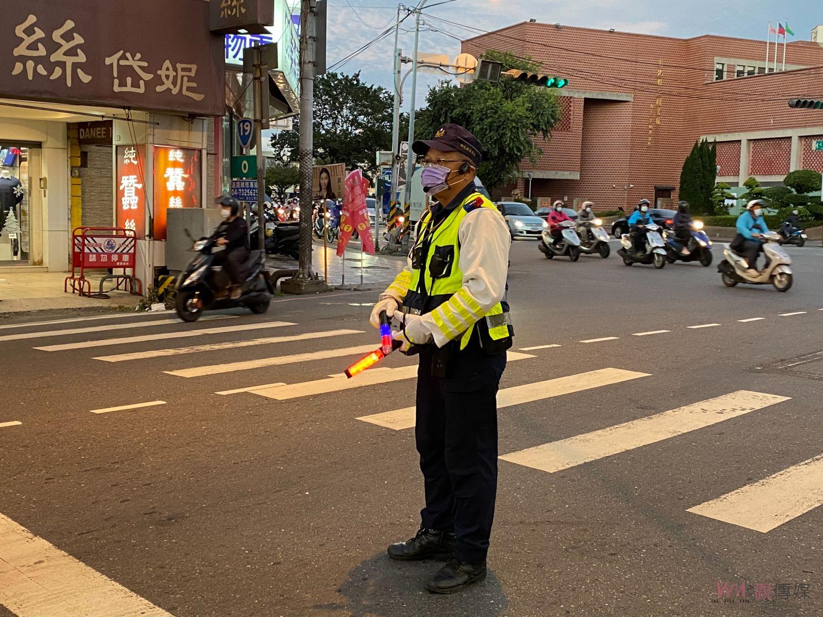 影／交警「嗶嗶哥」江敦霖　獲交通金安獎　還曾救了1名駕駛 - https://www.watchmedia01.com