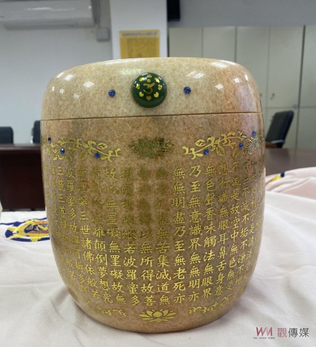 影／黑幫假靈骨塔買賣、投資詐騙　骨灰罈一個賣30萬 - https://www.watchmedia01.com