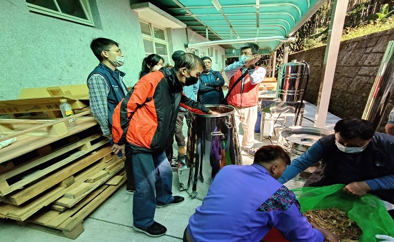 林務局將林業剩餘資材萃取精油 達成森林循環經濟目標 - https://www.watchmedia01.com
