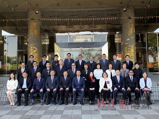 鞠躬感謝　高票連任的嘉縣長翁章梁要讓嘉義擺脫悲情 - https://www.watchmedia01.com