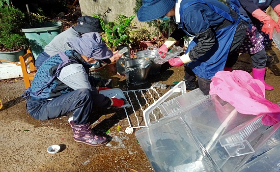 草屯慈濟志工為獨居身障長者清掃家園迎新年 - https://www.watchmedia01.com