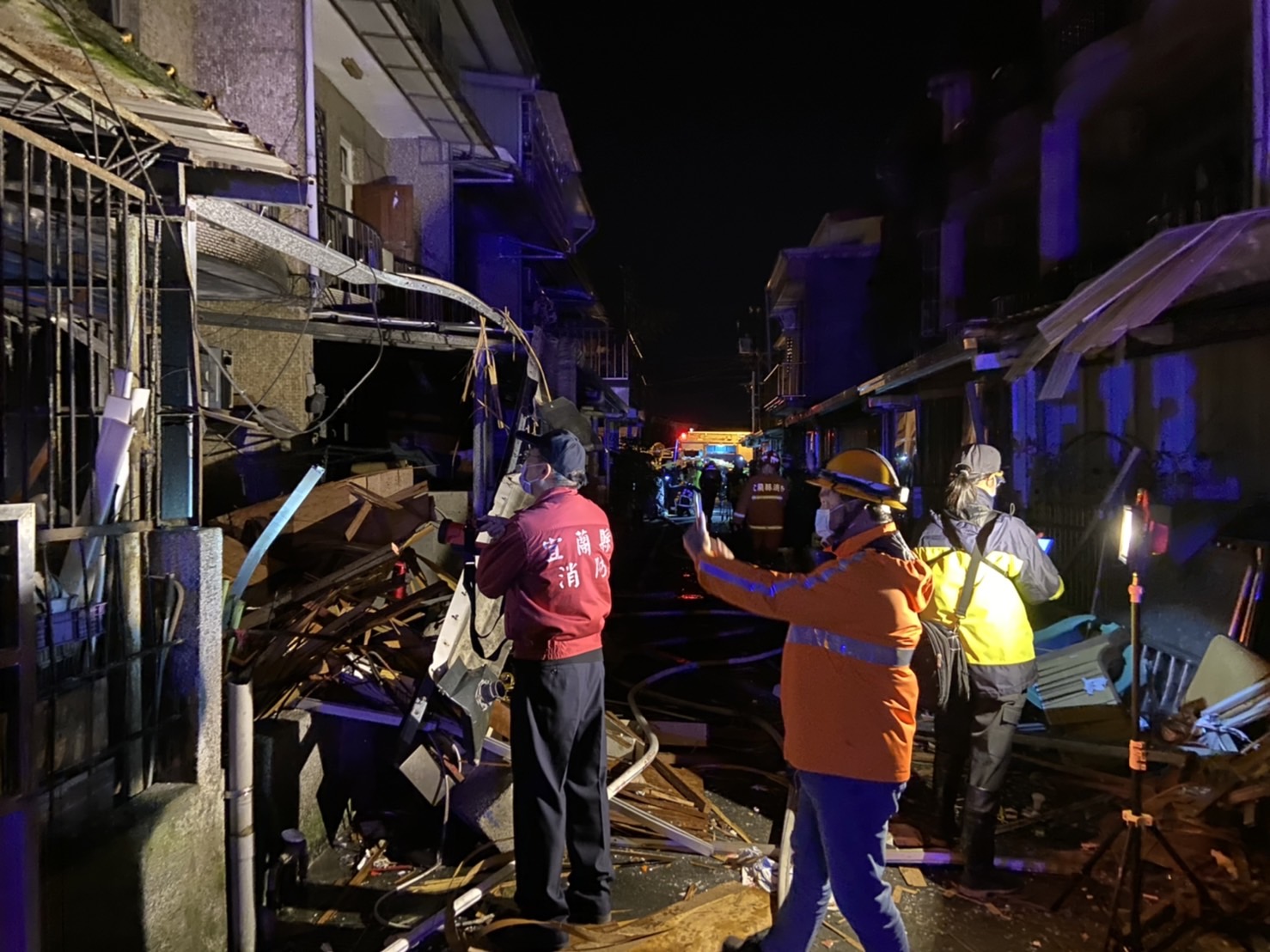宜蘭市東港路民宅夜間氣爆 4人受傷送醫 - https://www.watchmedia01.com