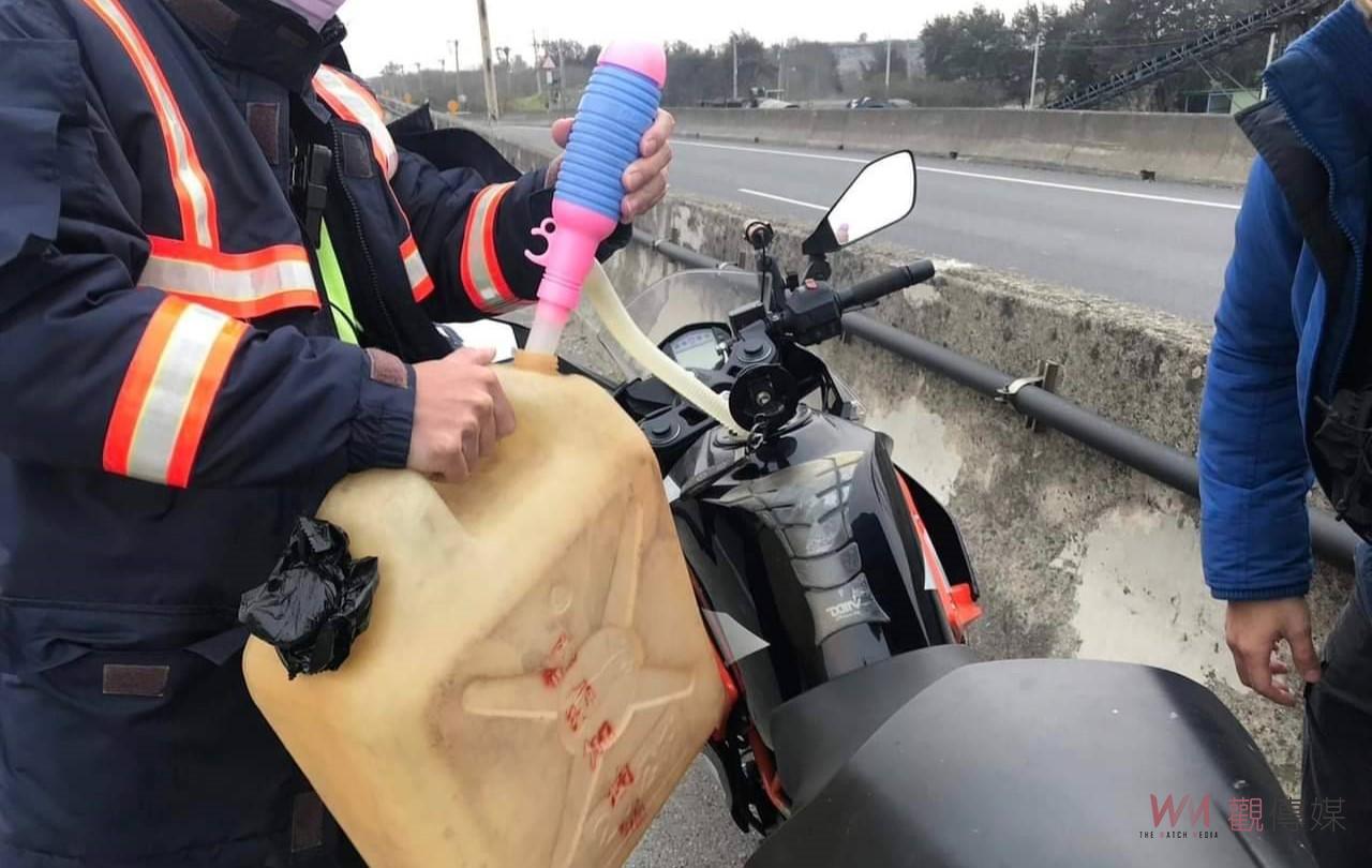 機車騎士返鄉台61線上拋錨　臺西警協助順利回家團圓 - https://www.watchmedia01.com