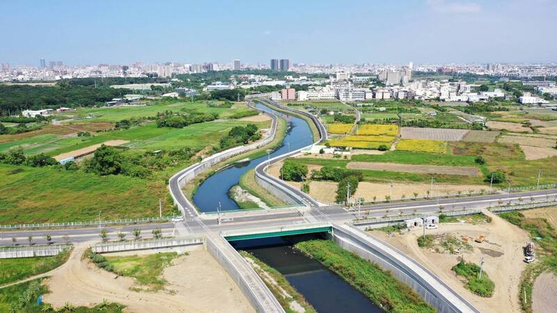 台南三爺溪治水進度超前讓淹水面積縮小20倍 陳建仁誇讚黃偉哲認真努力 - https://www.watchmedia01.com