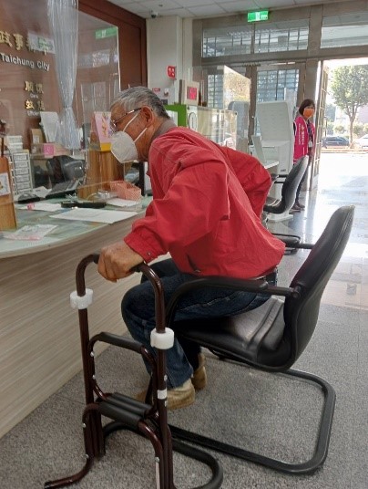 洽公服務更貼心 台中太平地所啟用高齡友善櫃台 - https://www.watchmedia01.com