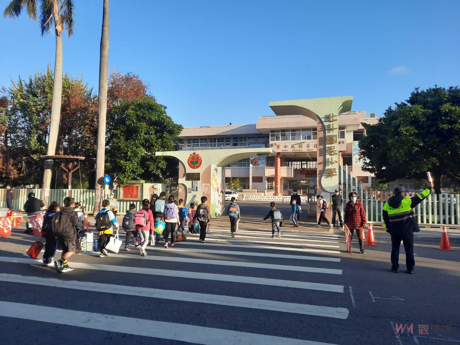 影／安全上學去！開學首日彰警八警分局同步執行護童專案勤務 - https://www.watchmedia01.com