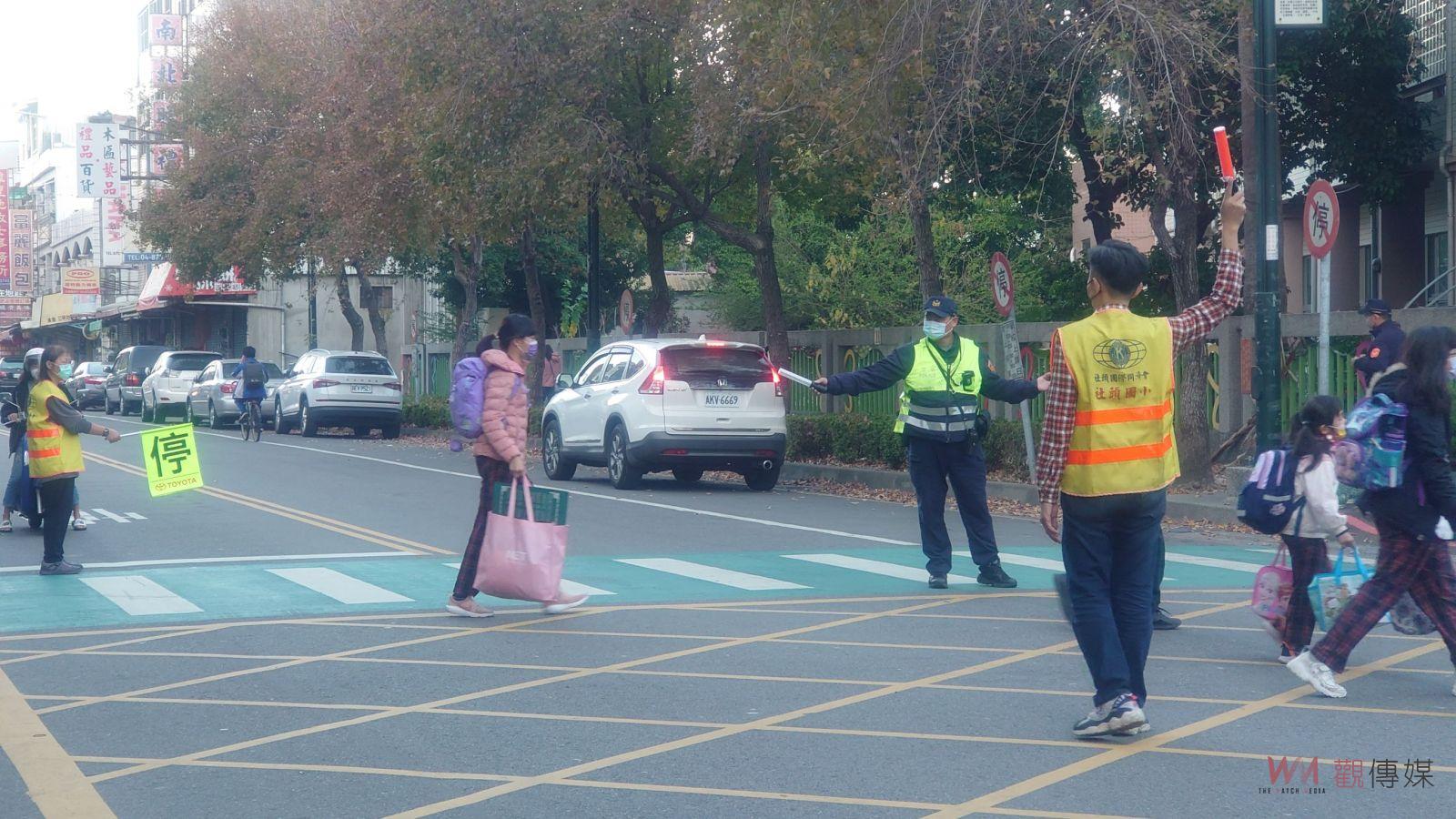 影／安全上學去！開學首日彰警八警分局同步執行護童專案勤務 - https://www.watchmedia01.com
