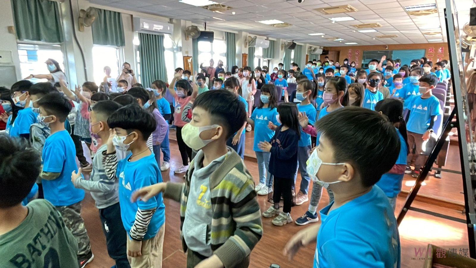 影／開學首日　外師帶動唱跳帶領文德國小學子收心 - https://www.watchmedia01.com