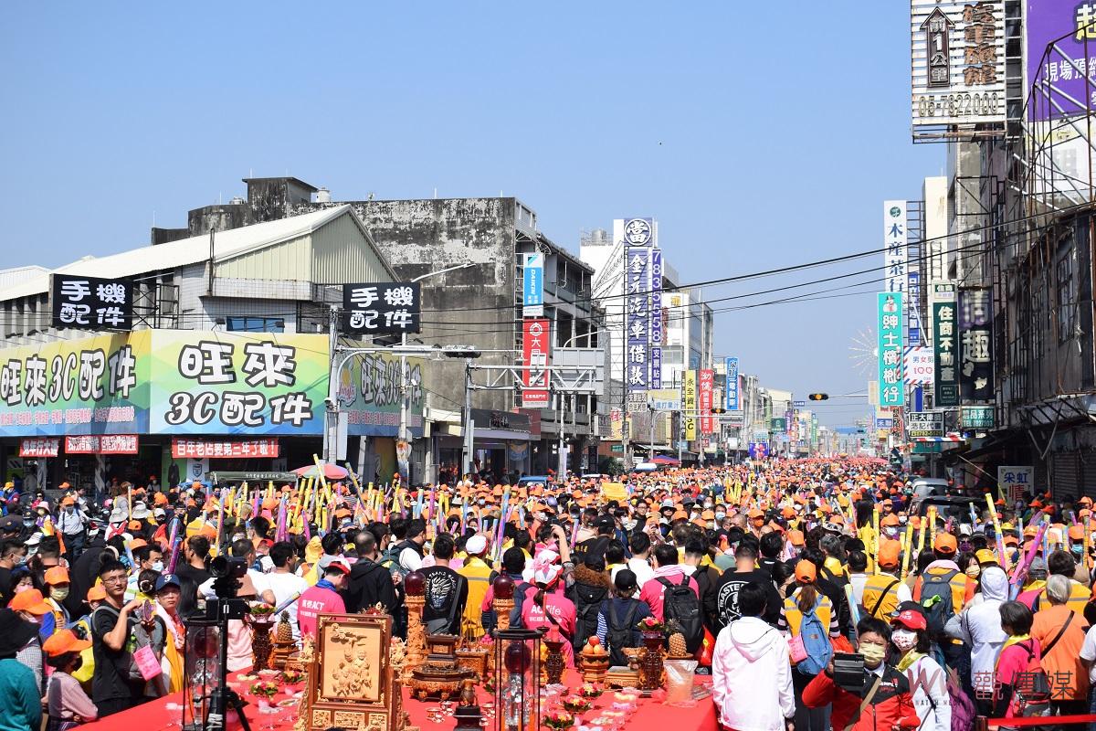 影／白沙屯媽祖北港朝天宮進香　超過11萬名香燈腳場面壯觀熱鬧 - https://www.watchmedia01.com