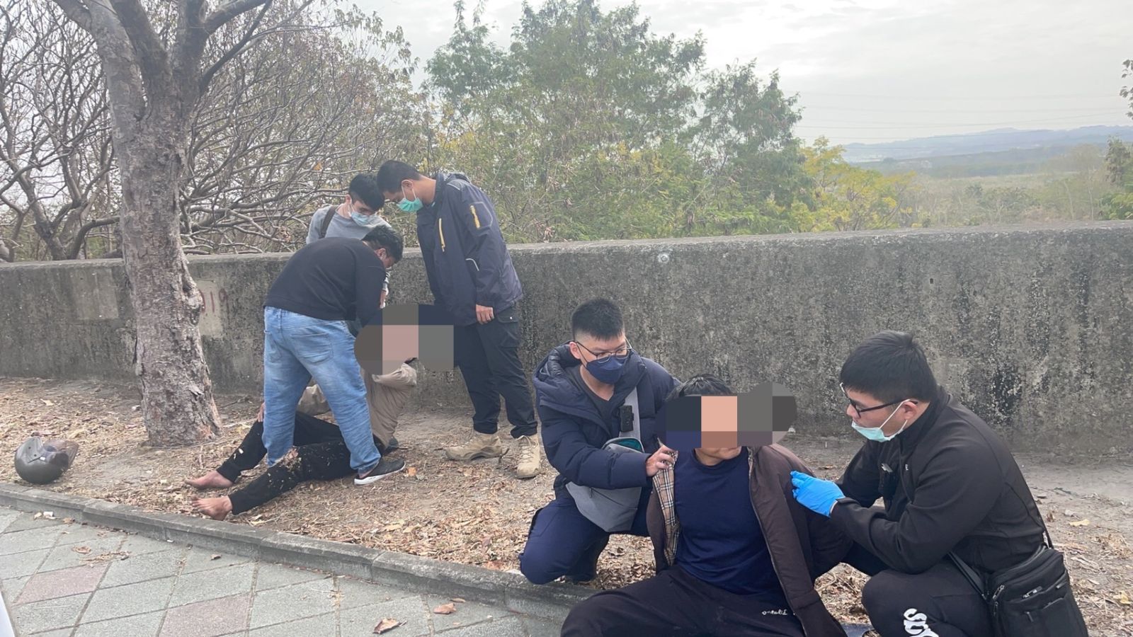 影／雙胞胎兄弟買了毒品當街搶奪機車女騎士　檢方請法官加重其刑 - https://www.watchmedia01.com