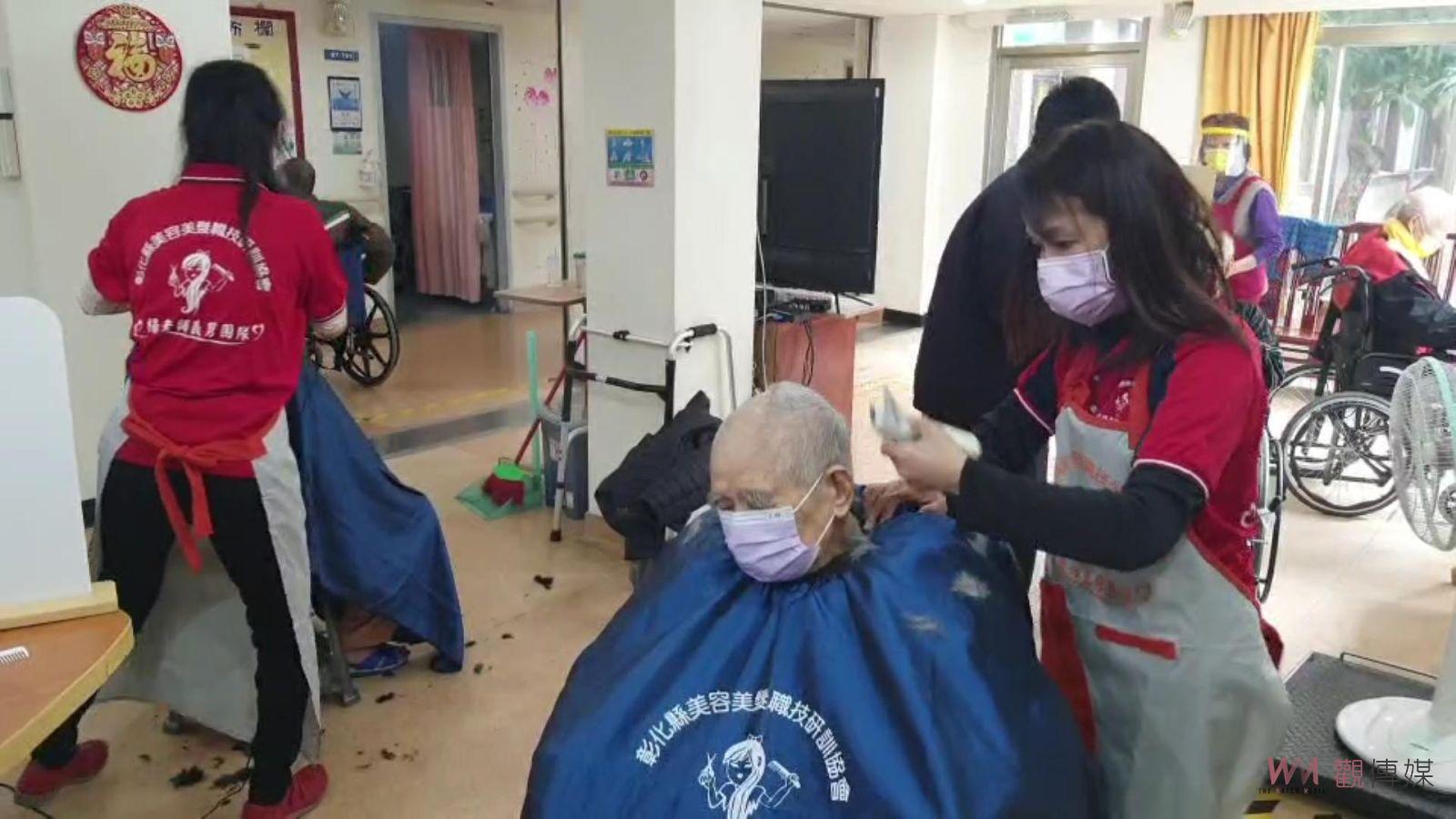 影／啾感心！楊老師義剪團隊給榮民長輩們不同風貌 - https://www.watchmedia01.com