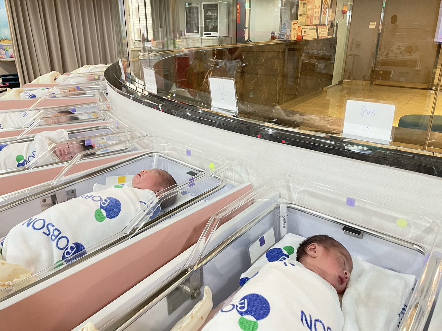 新北市菡生婦幼診所 賀獲頒發辛勞獎、最佳夥伴獎 - https://www.watchmedia01.com