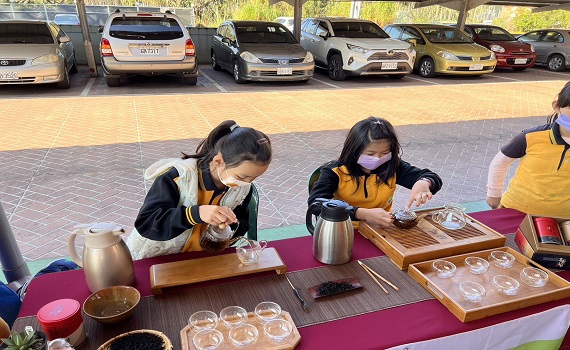 魚池鄉農會劉啟行理事長提供台茶18號紅茶樹苗 - https://www.watchmedia01.com