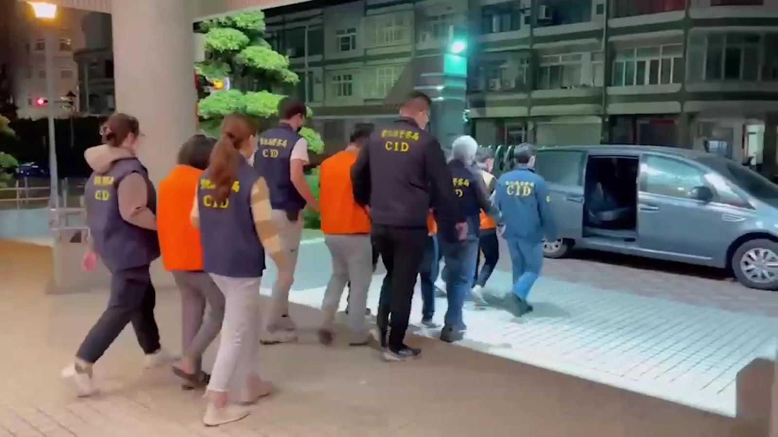 影／自助洗車場成ATM！投幣機遭竊　惡警追緝遭開車衝撞拒捕 - https://www.watchmedia01.com