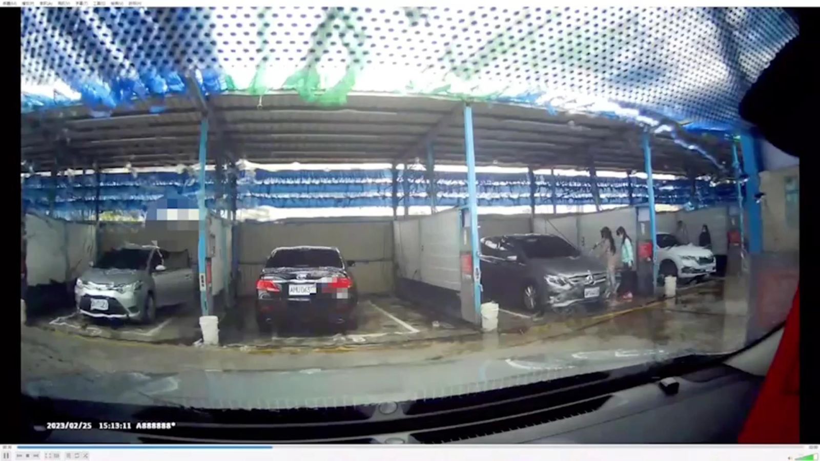 影／自助洗車場成ATM！投幣機遭竊　惡警追緝遭開車衝撞拒捕 - https://www.watchmedia01.com