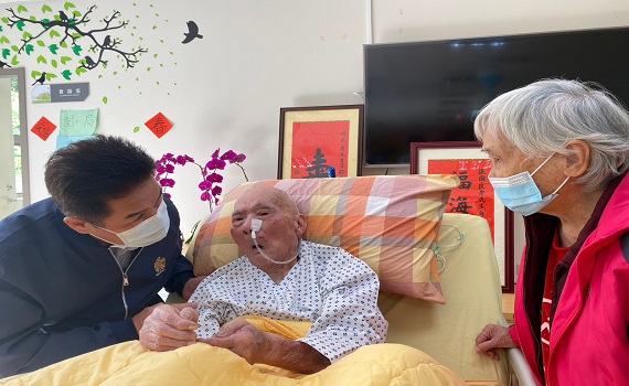 溫馨祝賀榮民人瑞張伯伯百歲嵩壽 - https://www.watchmedia01.com