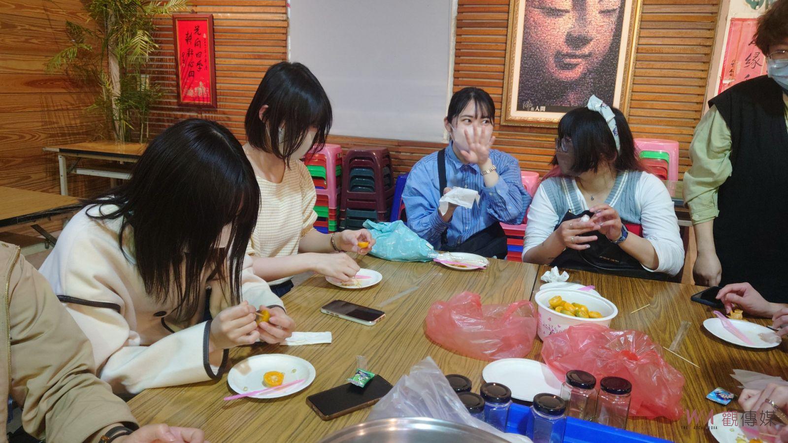 影／震撼學習！日本公立小松大學參訪劍門生態農場以竹管禮砲相迎 - https://www.watchmedia01.com