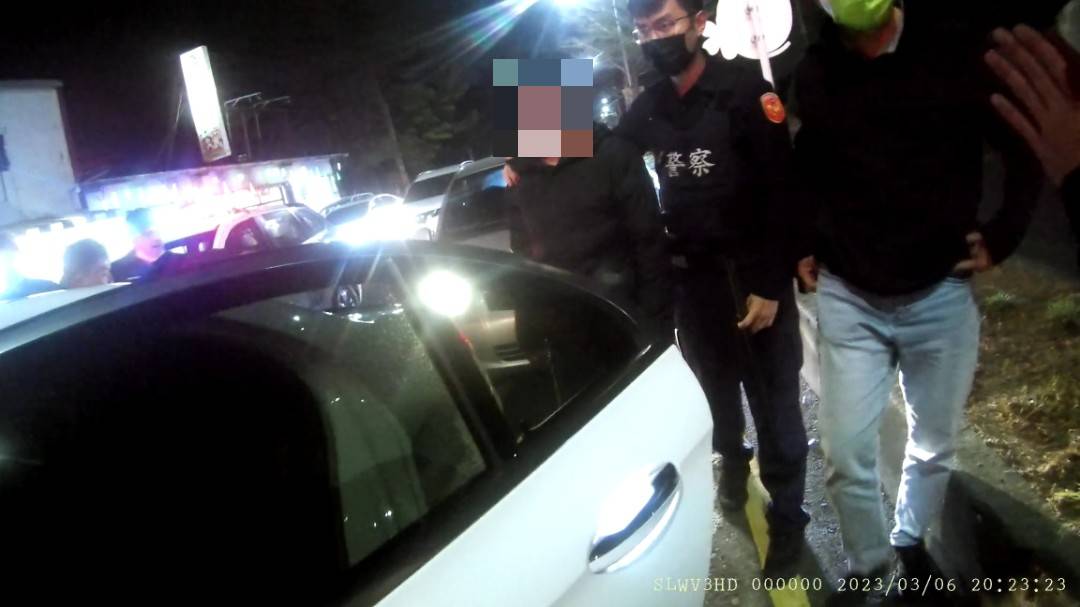 影／沉迷博弈！簽下485萬元本票「人遭押走」彰化警神救援 - https://www.watchmedia01.com