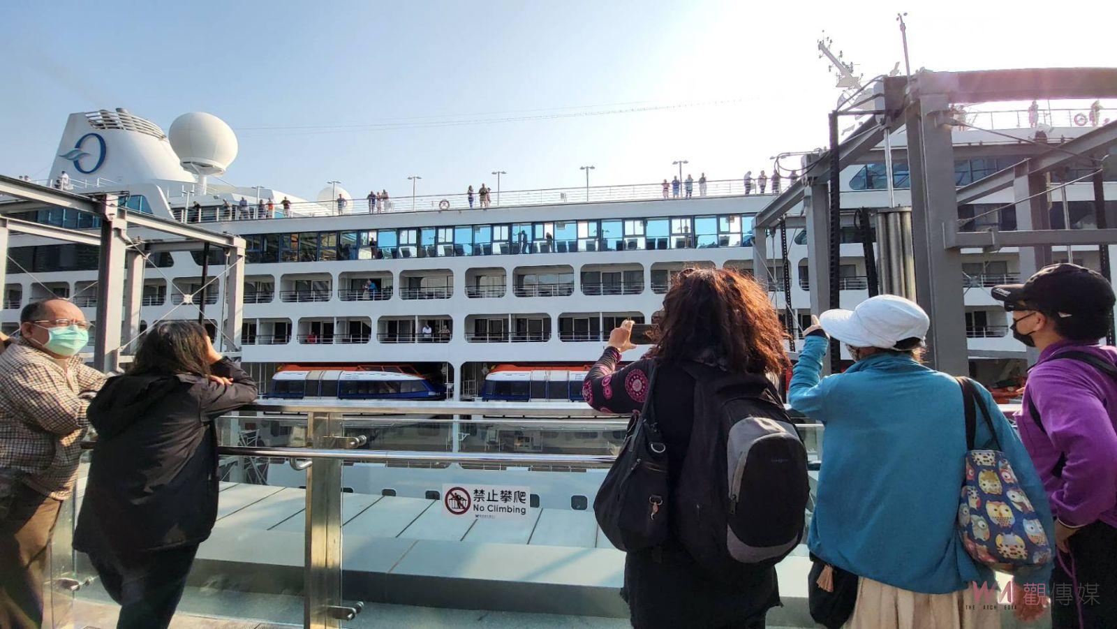 夯／高雄港旅運中心觀景平台首開放　民眾嗨翻天 - https://www.watchmedia01.com