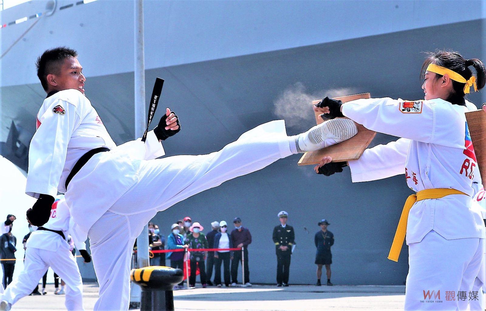 海軍敦睦艦隊10日高雄港登場　吸引不少民眾登艦參觀 - https://www.watchmedia01.com