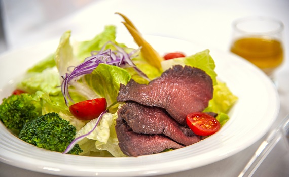 品味法式鹿肉料理　屏科大助養鹿產業開發新菜單 - https://www.watchmedia01.com