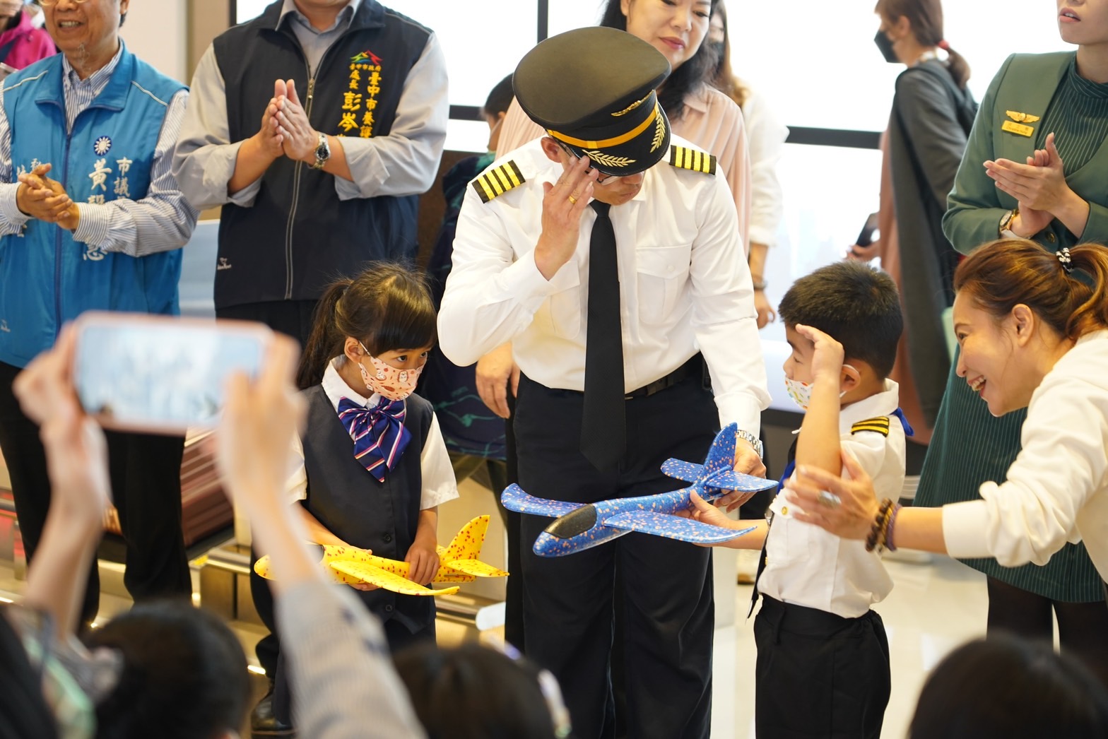 最萌空服員！兒童節空服員體驗營中央公園登場 - https://www.watchmedia01.com