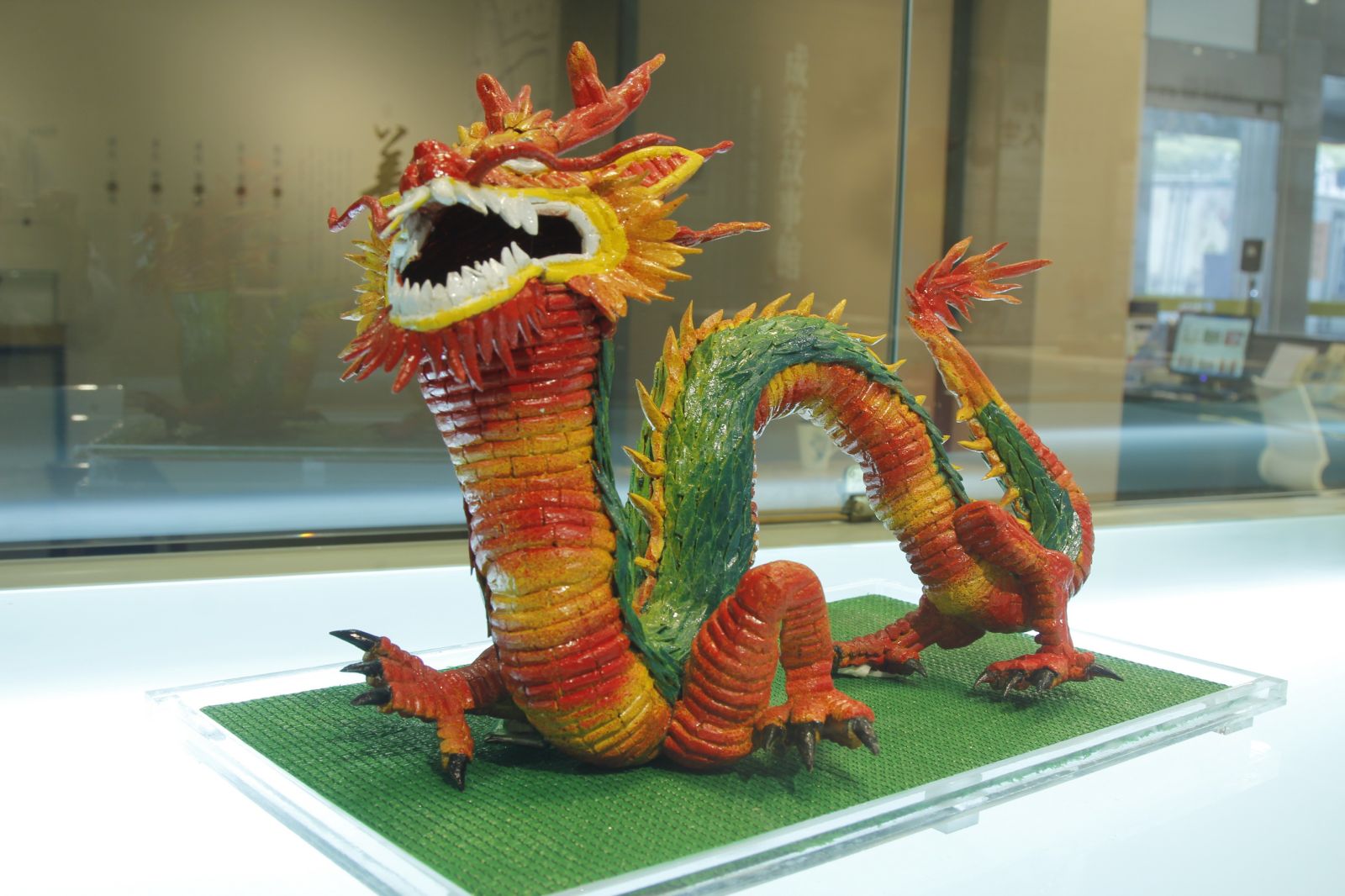 湯爺爺的竹藝人生　成美藝廊展出翠竹白菜19件作品 - https://www.watchmedia01.com