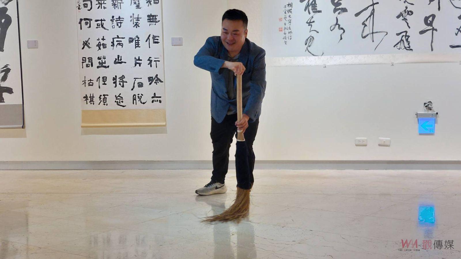 影／書法軟化火爆浪子　彰化縣美術家接力展第109棒施承佑書法展 - https://www.watchmedia01.com
