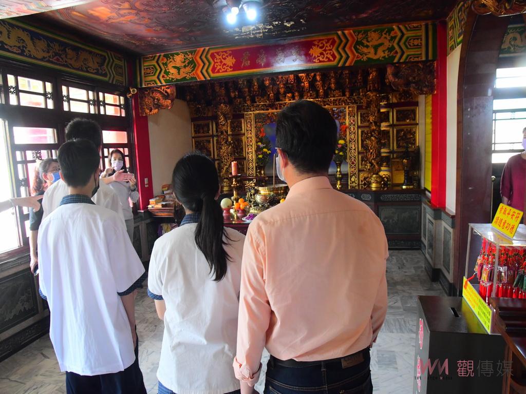 埔心國中應考生武聖宮參拜 最後幾里路學子祈求神明加持戰力百分百 - https://www.watchmedia01.com