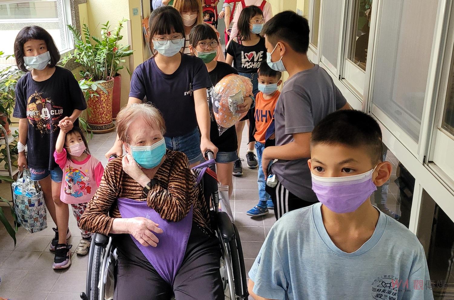 帶領育幼院學童探訪長輩　雲林榮家住民長輩備感溫馨 - https://www.watchmedia01.com
