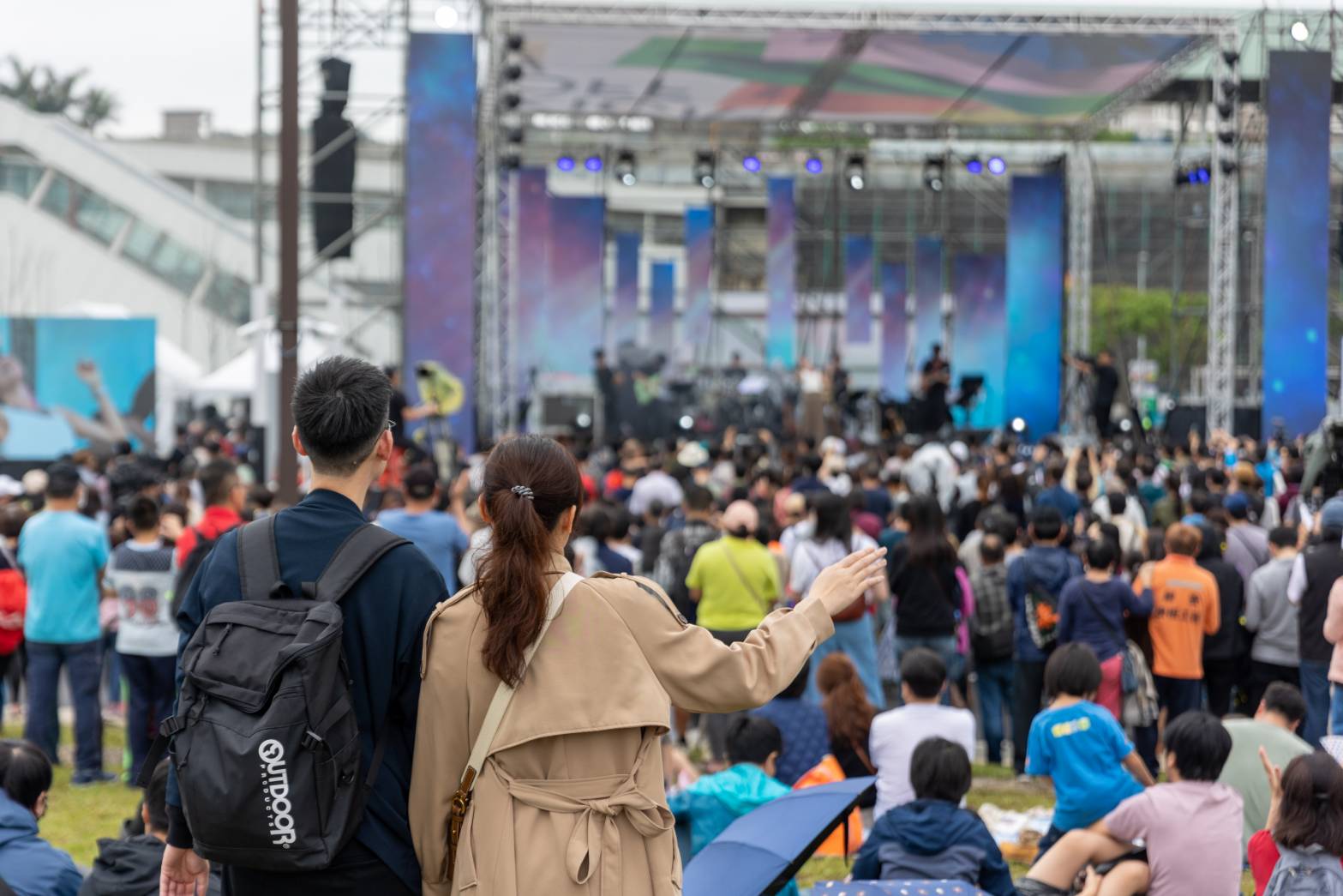 侯友宜偕彭佳慧開箱新美館園區　市集音樂會好嗨 - https://www.watchmedia01.com
