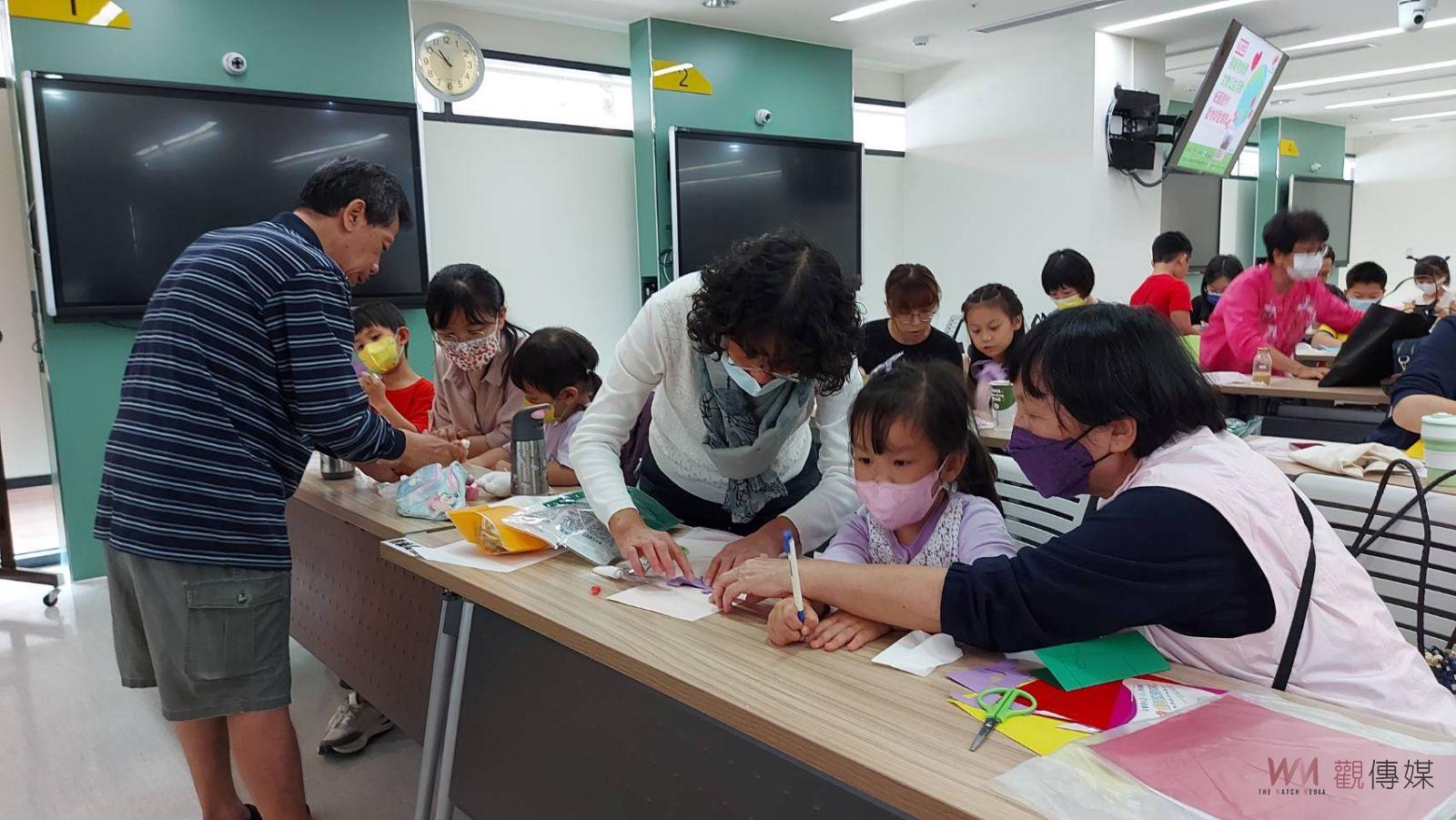 母親節前夕！錫卿基金會舉辦紙藝創作　親子玩出創意也能愛媽咪 - https://www.watchmedia01.com