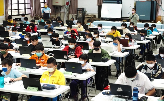 深耕科技教育 南投完成全台第一國中小皆參與micro:bit競速解題賽 - https://www.watchmedia01.com