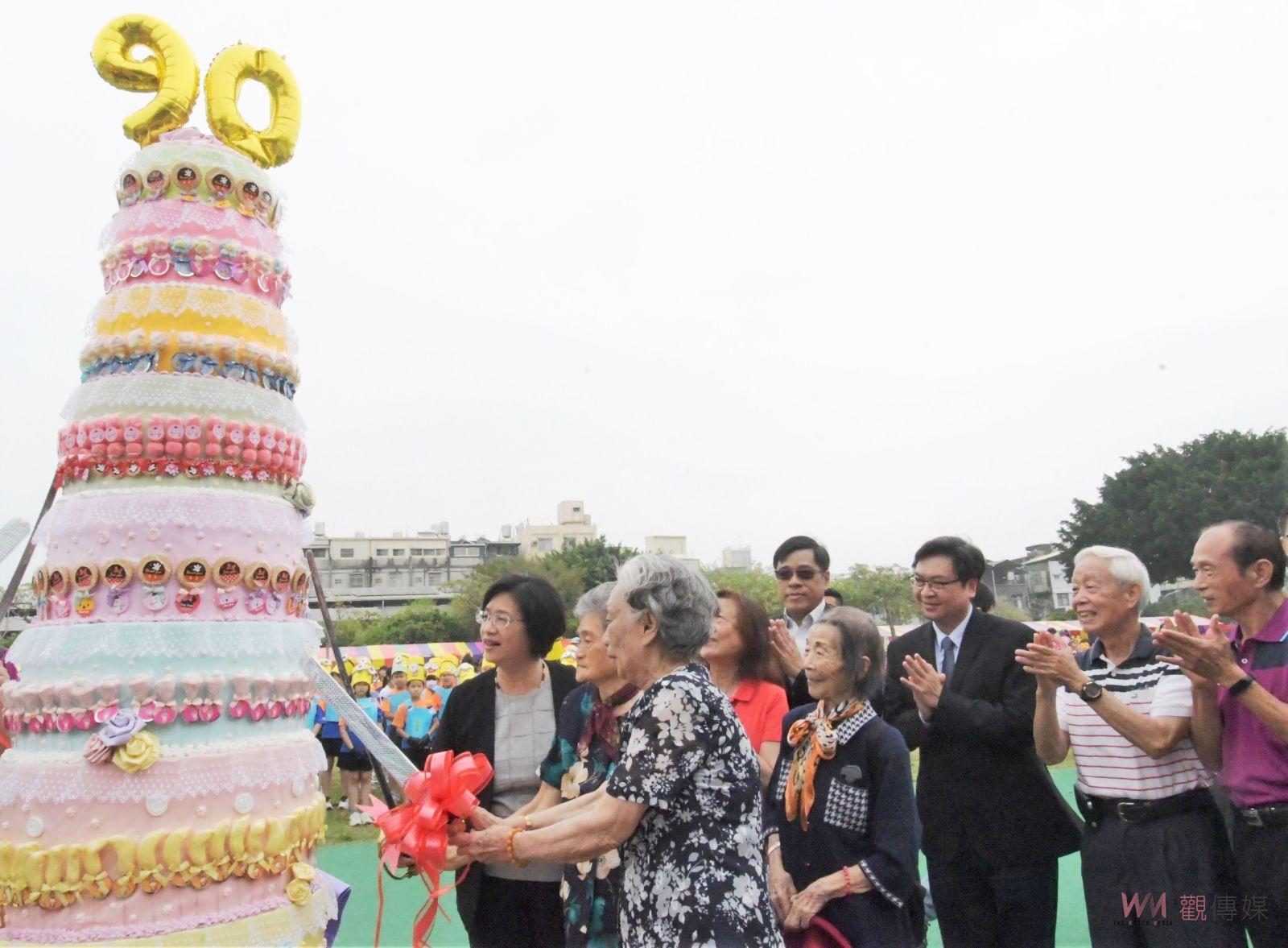 影／員林育英國小90年生日快樂　96歲校友相約「明年再來」 - https://www.watchmedia01.com