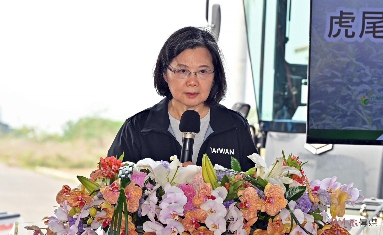 蔡總統由鄭文燦陪同視察有機栽培區　鄭副院長：中央支持兼顧農業與綠能發展 - https://www.watchmedia01.com