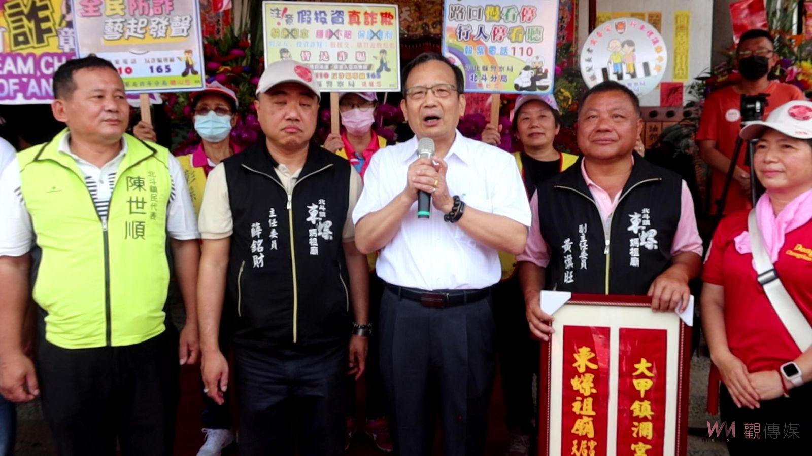 影／熱情信徒在烈日下爭相躦轎底　大甲媽祖遶境出現「超跑行程」 - https://www.watchmedia01.com